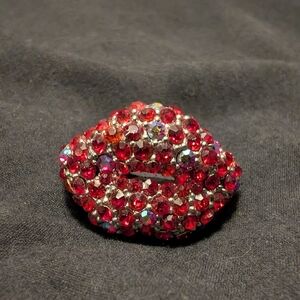 Elegant Red Crystal Lips Ring